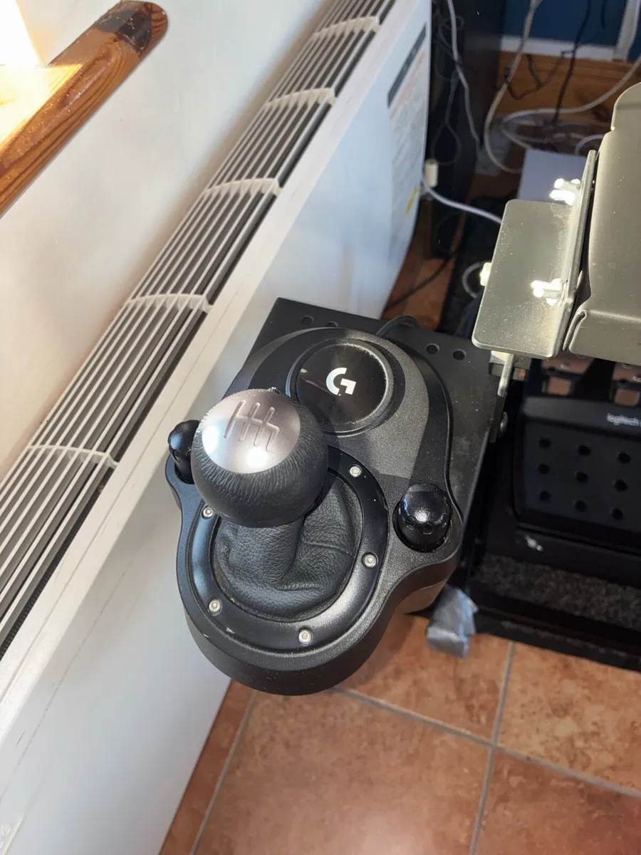 Logitech G29 SE Driving Force + Gear Stick + Stand - Image 3