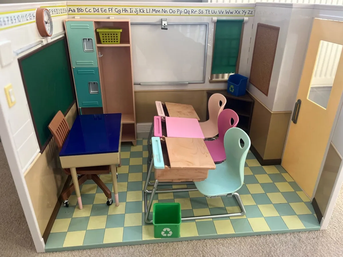 Our Generation school and accessories - Image 1