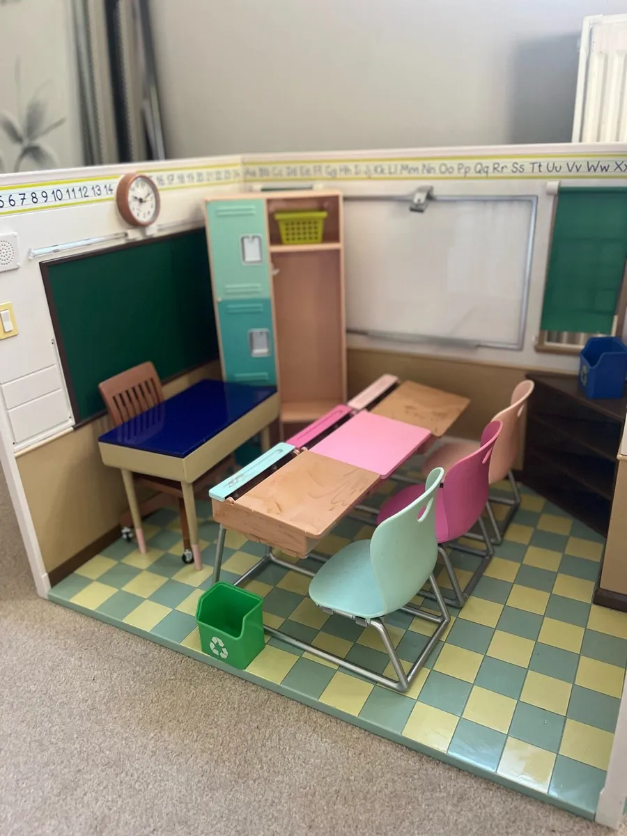 Our Generation school and accessories - Image 2