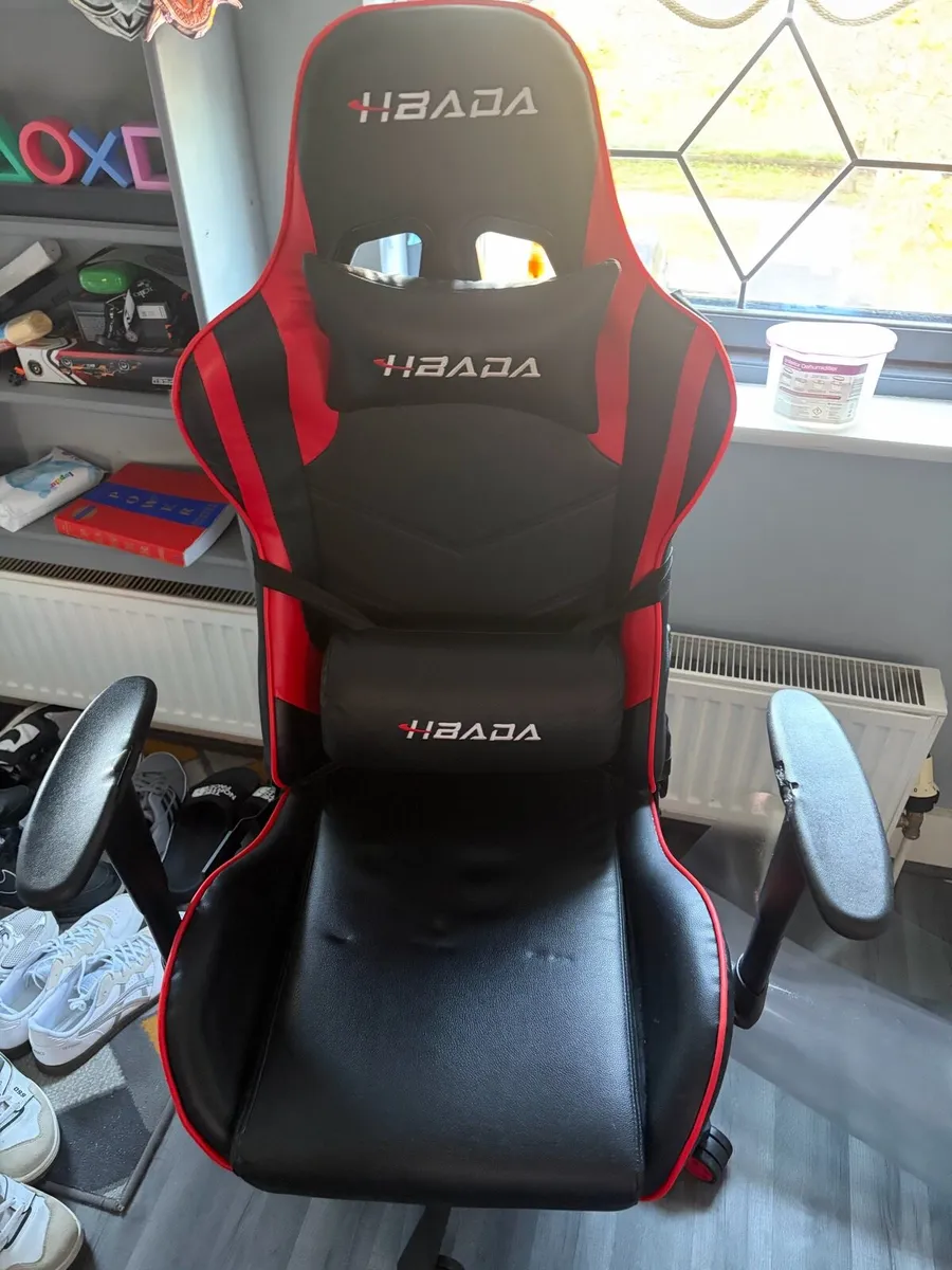 Hbada Gaming Chair - Image 1