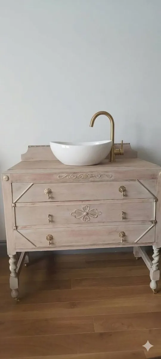 Chest if drawers - Image 1