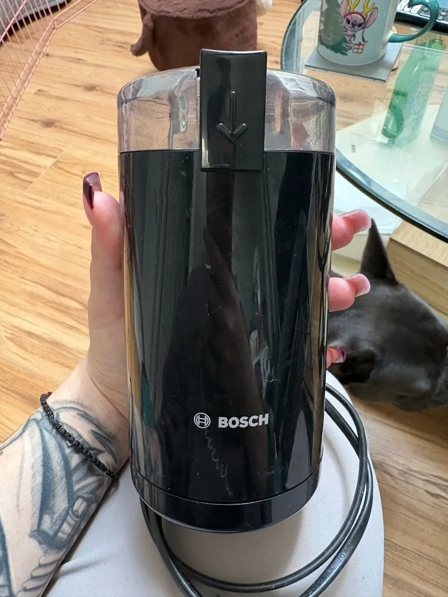 De’Longhi Dedica EC685 & Bosch Coffee Grinder - Image 3