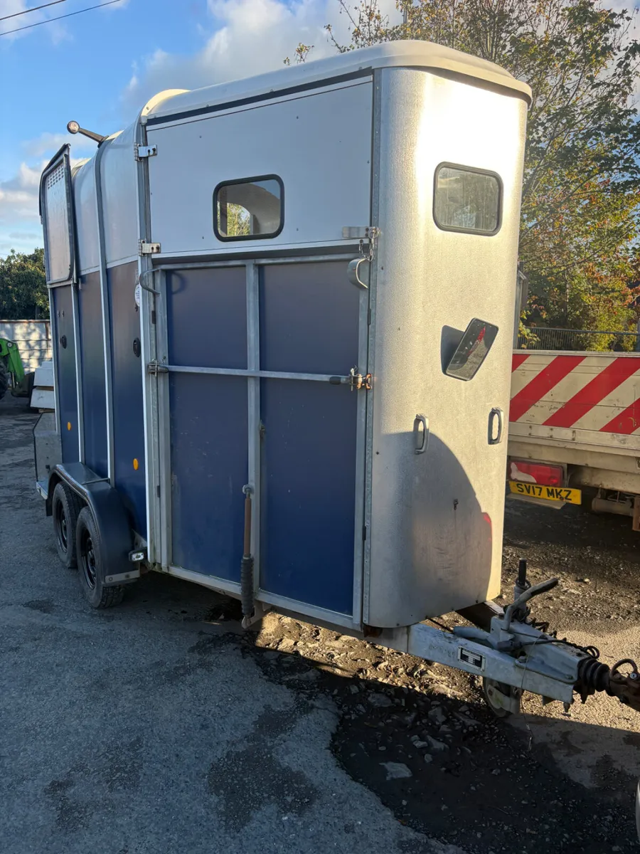Ifor Williams 510 horsebox - Image 1