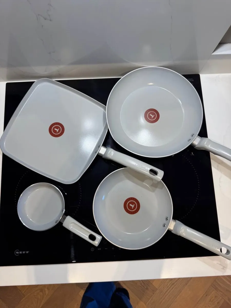Tefal ceramic non stick cookware set & Accessories - Image 3