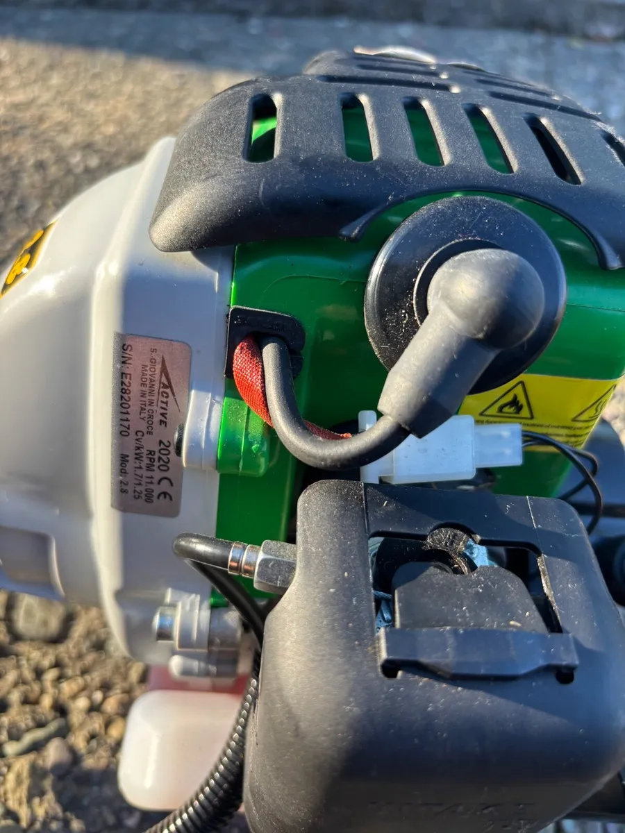Petrol brush cutter strimmer - Image 2