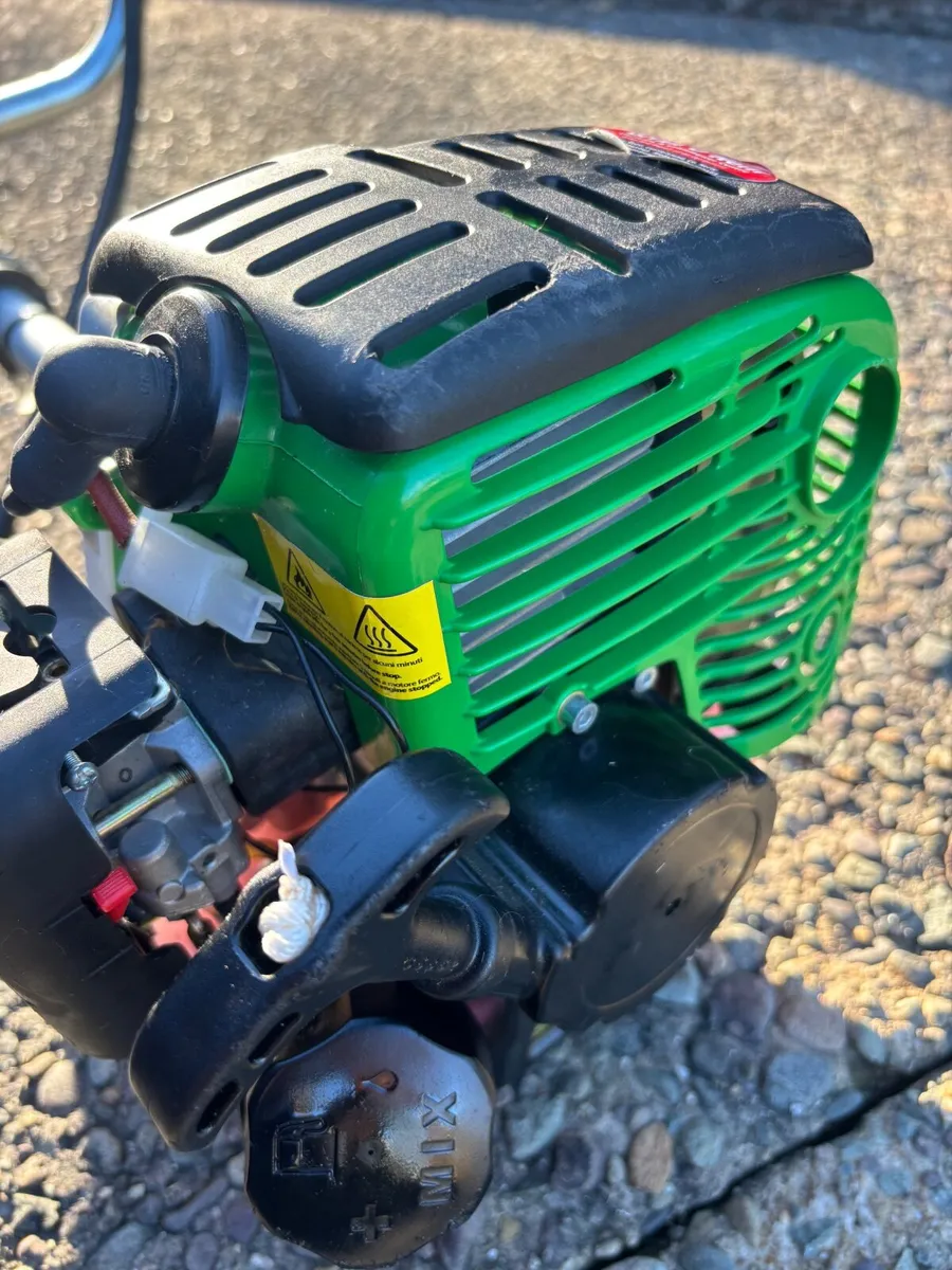 Petrol brush cutter strimmer - Image 4