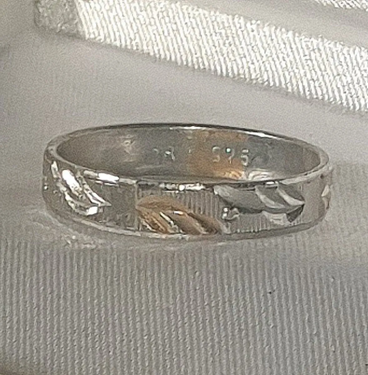 Vintage Silver Wedding Band with 18k Accents - Image 2