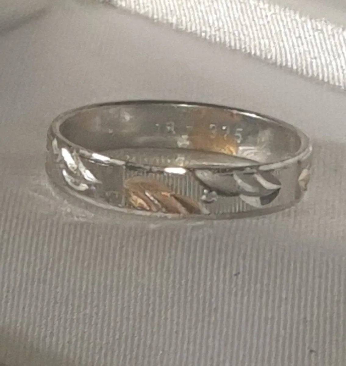 Vintage Silver Wedding Band with 18k Accents - Image 4