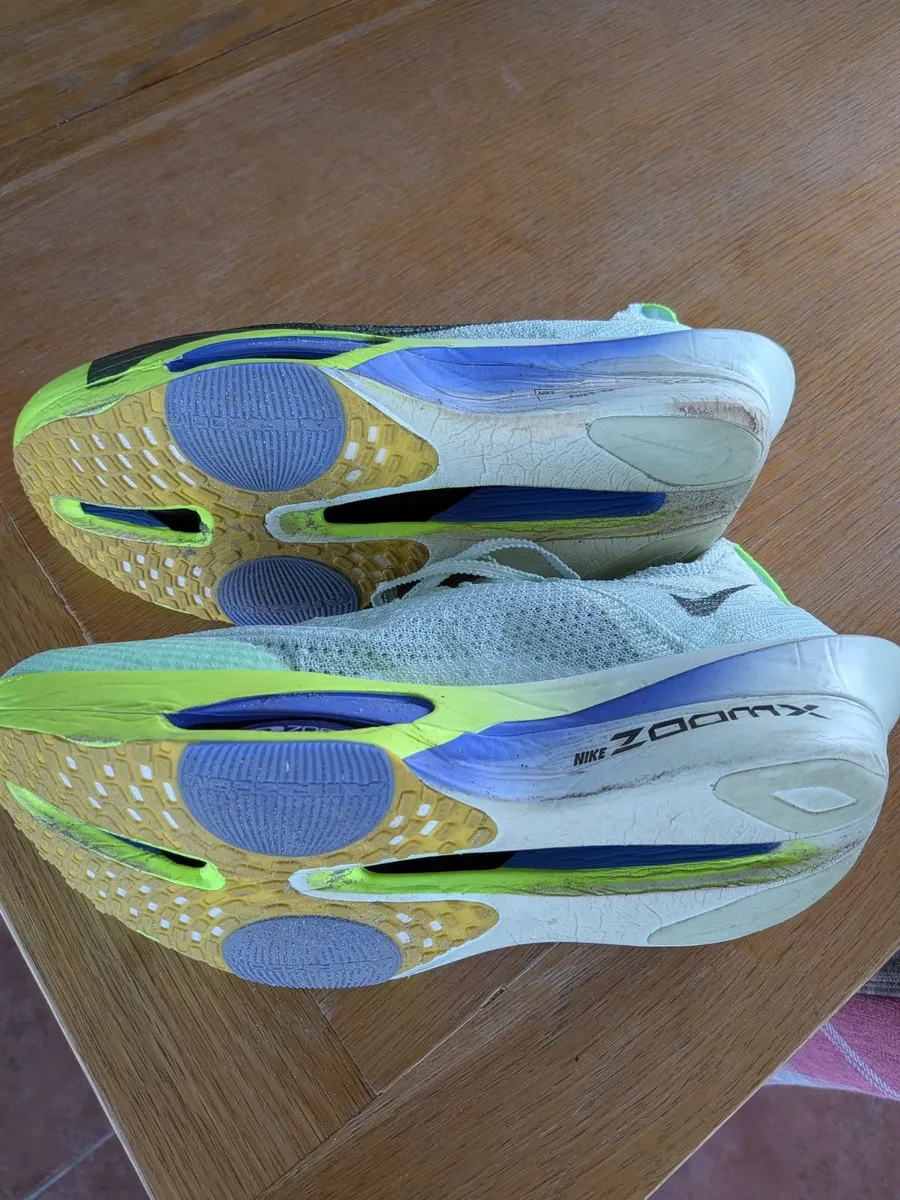 Running shoes - Image 3