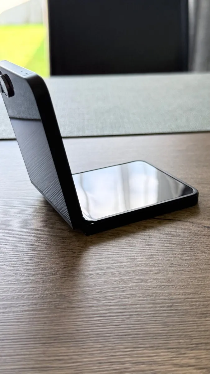 Samsung Galaxy Z Flip 7 FE - Image 3