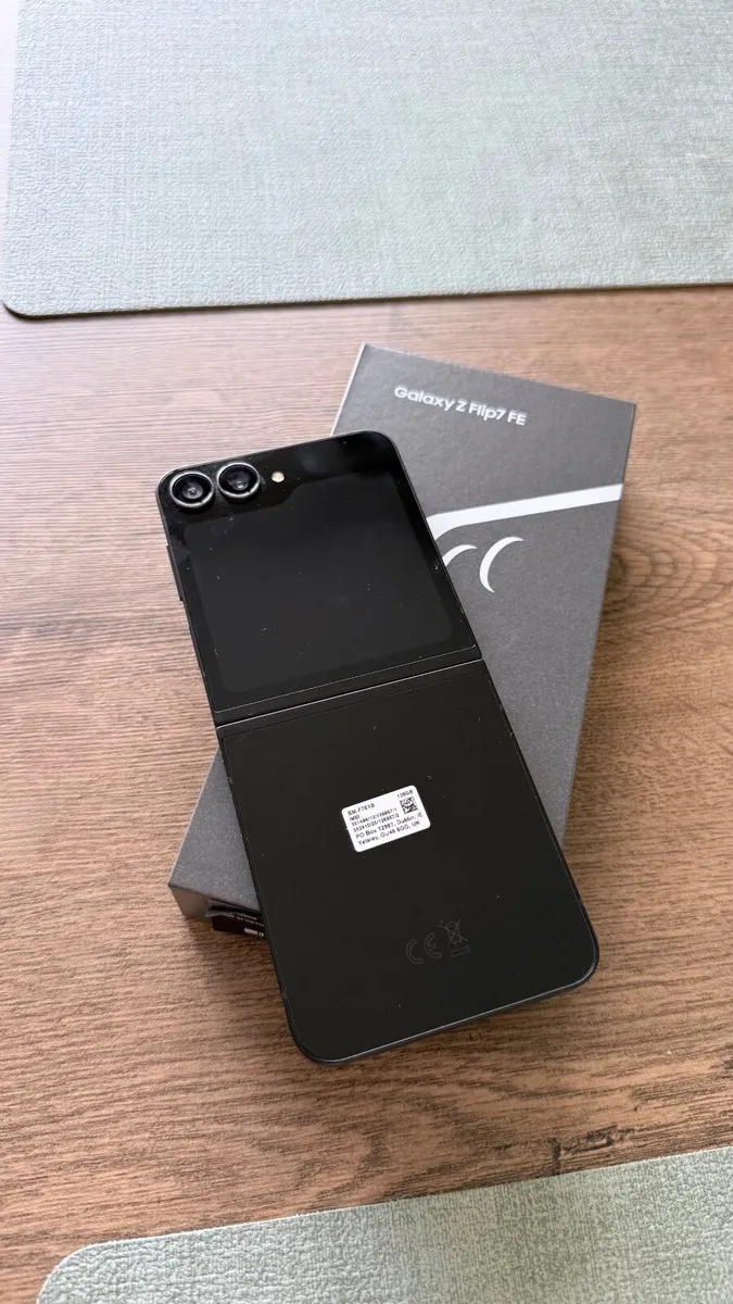Samsung Galaxy Z Flip 7 FE - Image 4