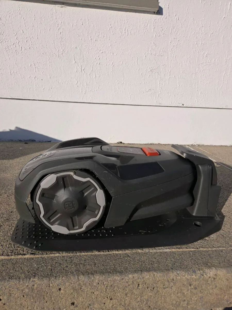Husqvarna aspire auto robotic lawnmower 2024 - Image 1