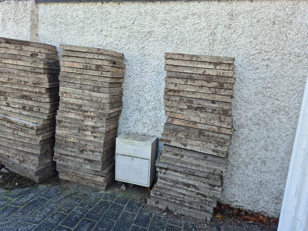 100 x Heavy-Duty Concrete Paving Slabs 60cm x 30cm