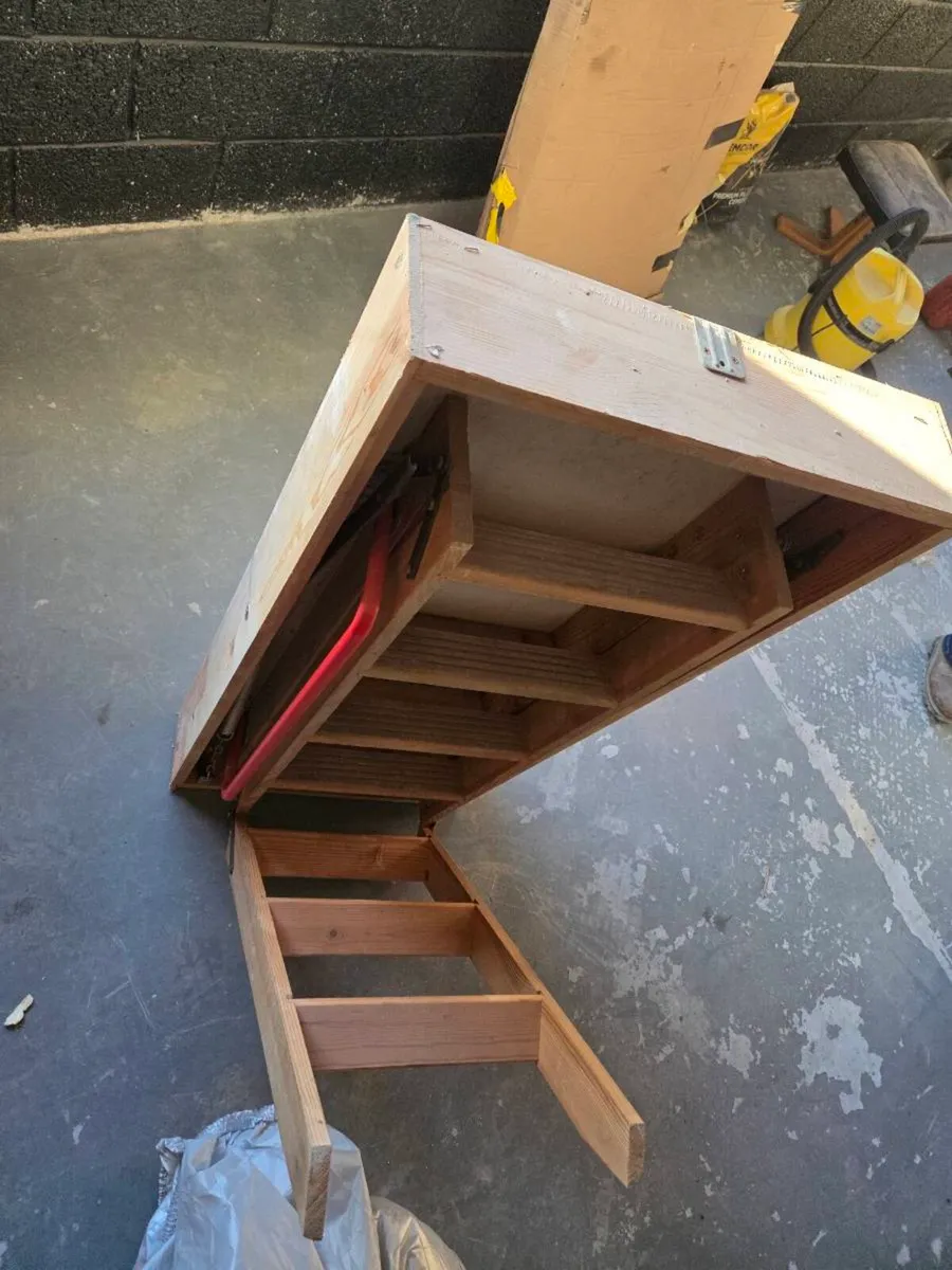 Pull down stairs - Image 1