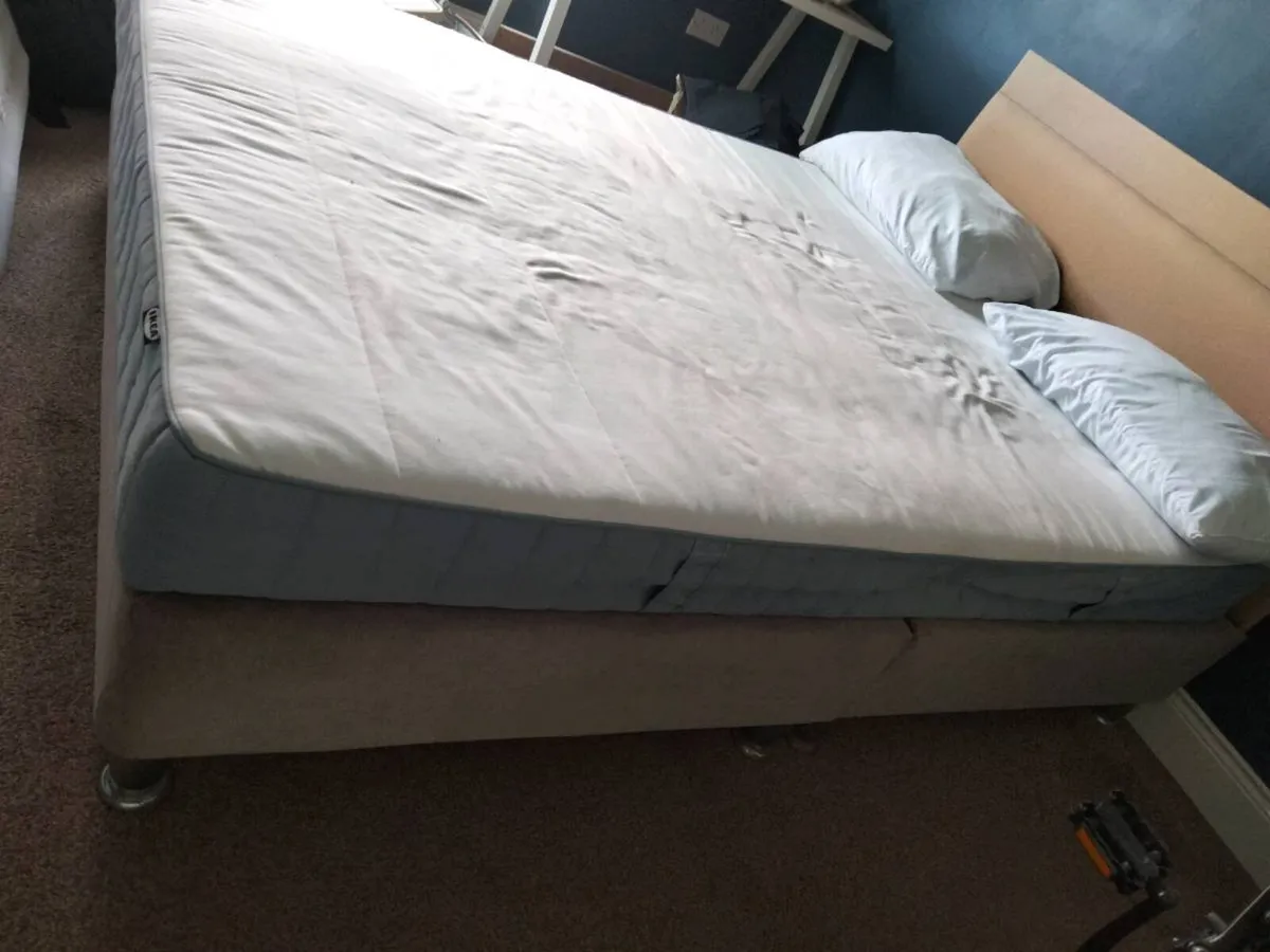4"6 bed frame and headboard - Image 2