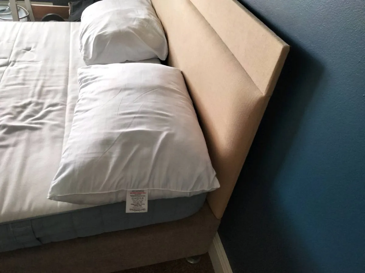 4"6 bed frame and headboard - Image 3