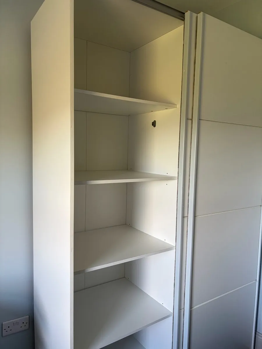 Wardrobe with sliding doors - Image 2