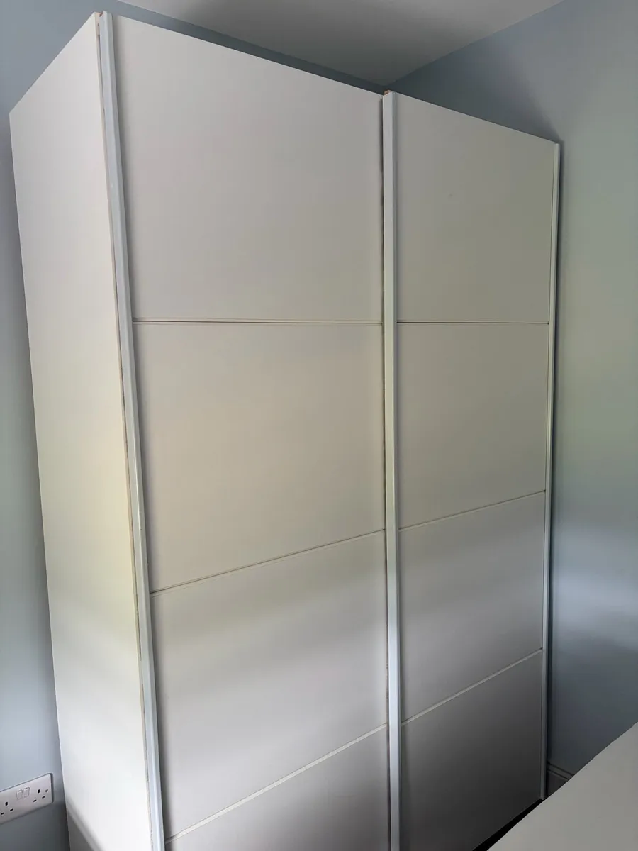 Wardrobe with sliding doors - Image 1