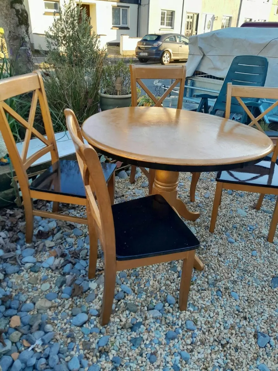 table chairs - Image 4