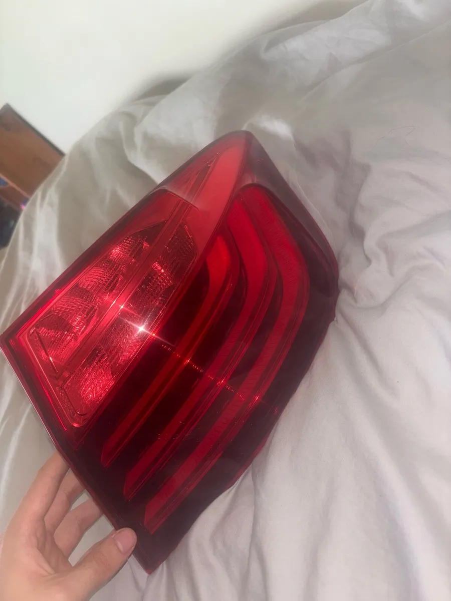 BMW light - Image 1