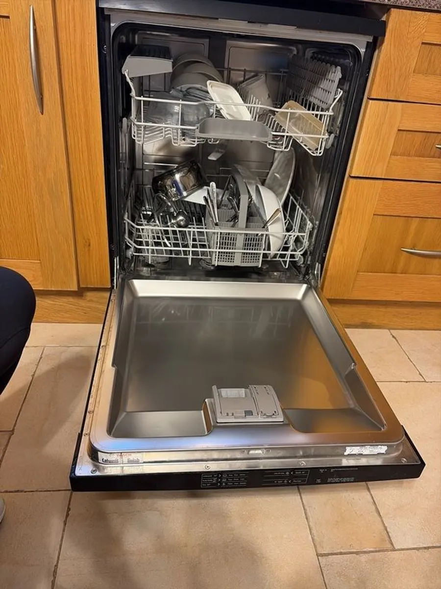 Bosch fridge / dishwasher/ washing machine - Image 1