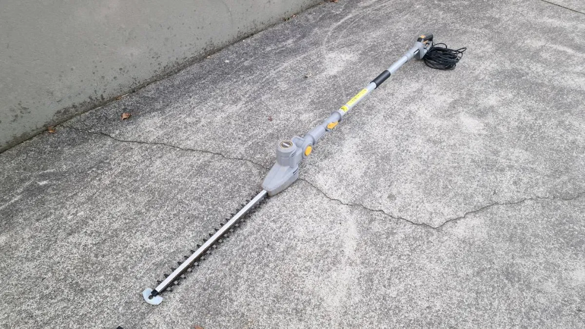 Titan hedge trimmer - Image 1