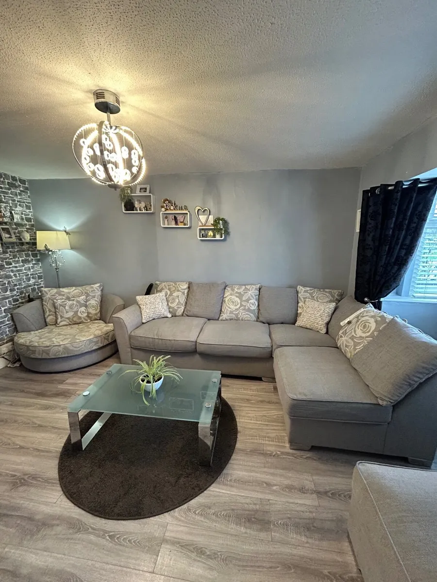 Sofa - Image 2