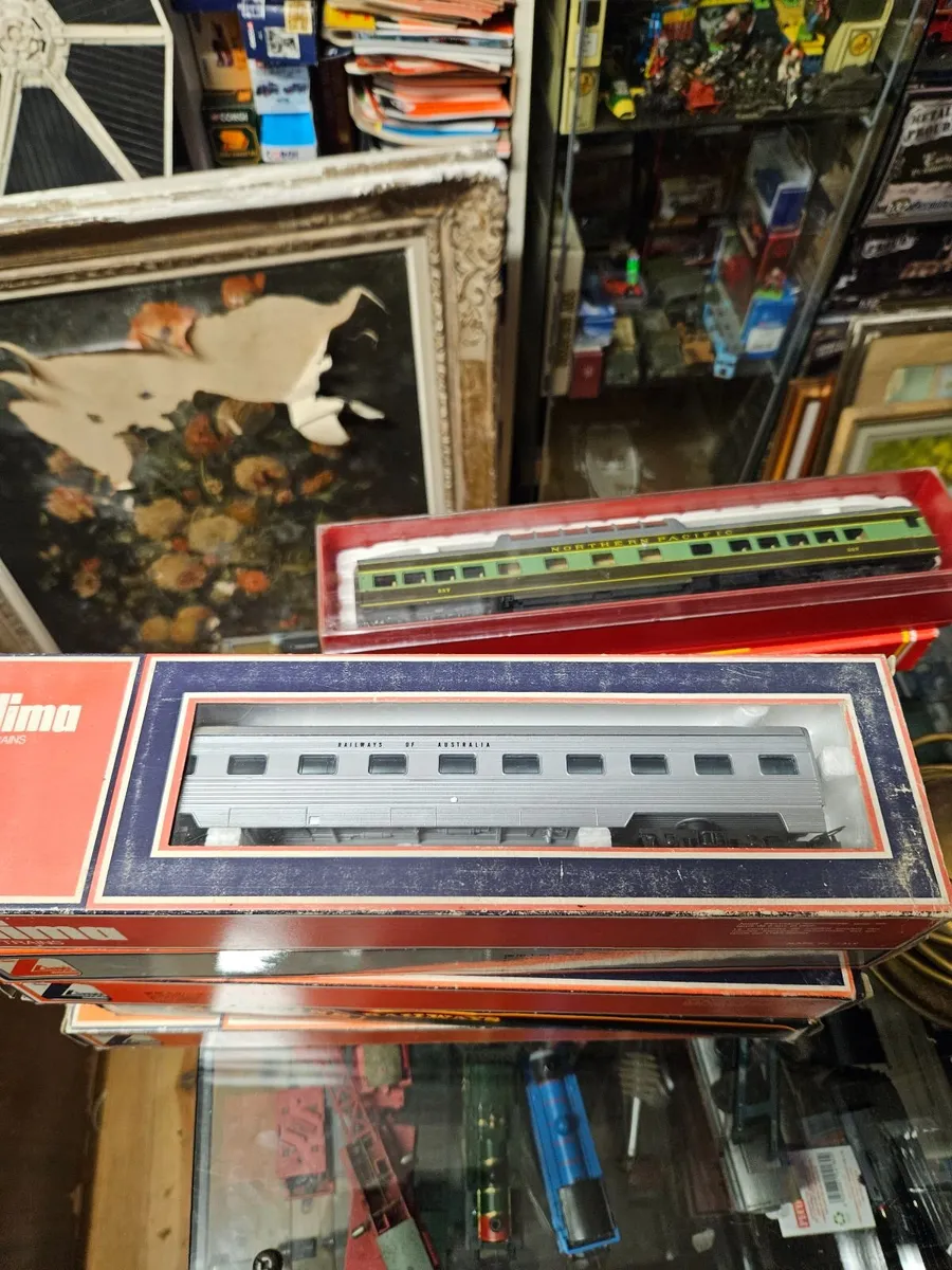 Hornby Lima Triang OO Gauge Carraige