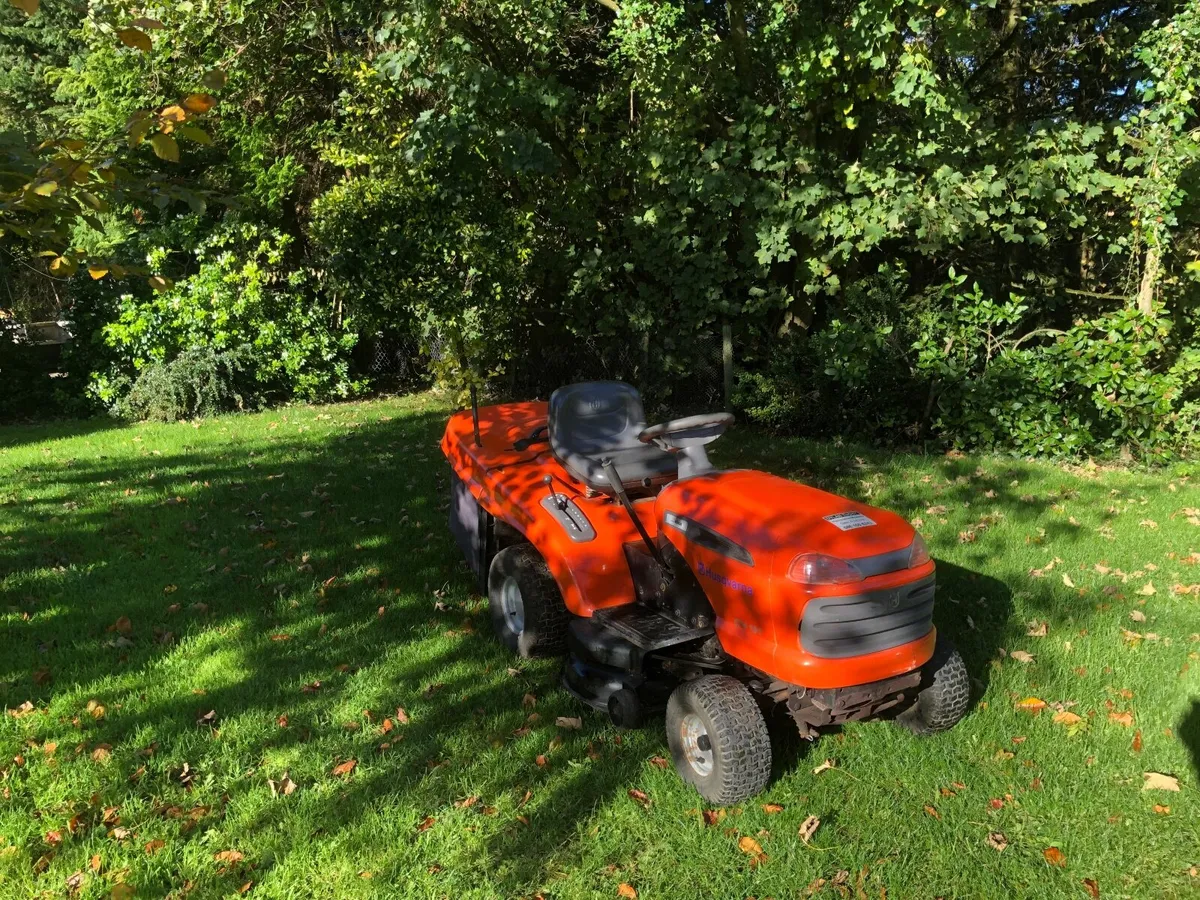 HUSQVARNA RIDE ON MOWER CTH151 - Image 2