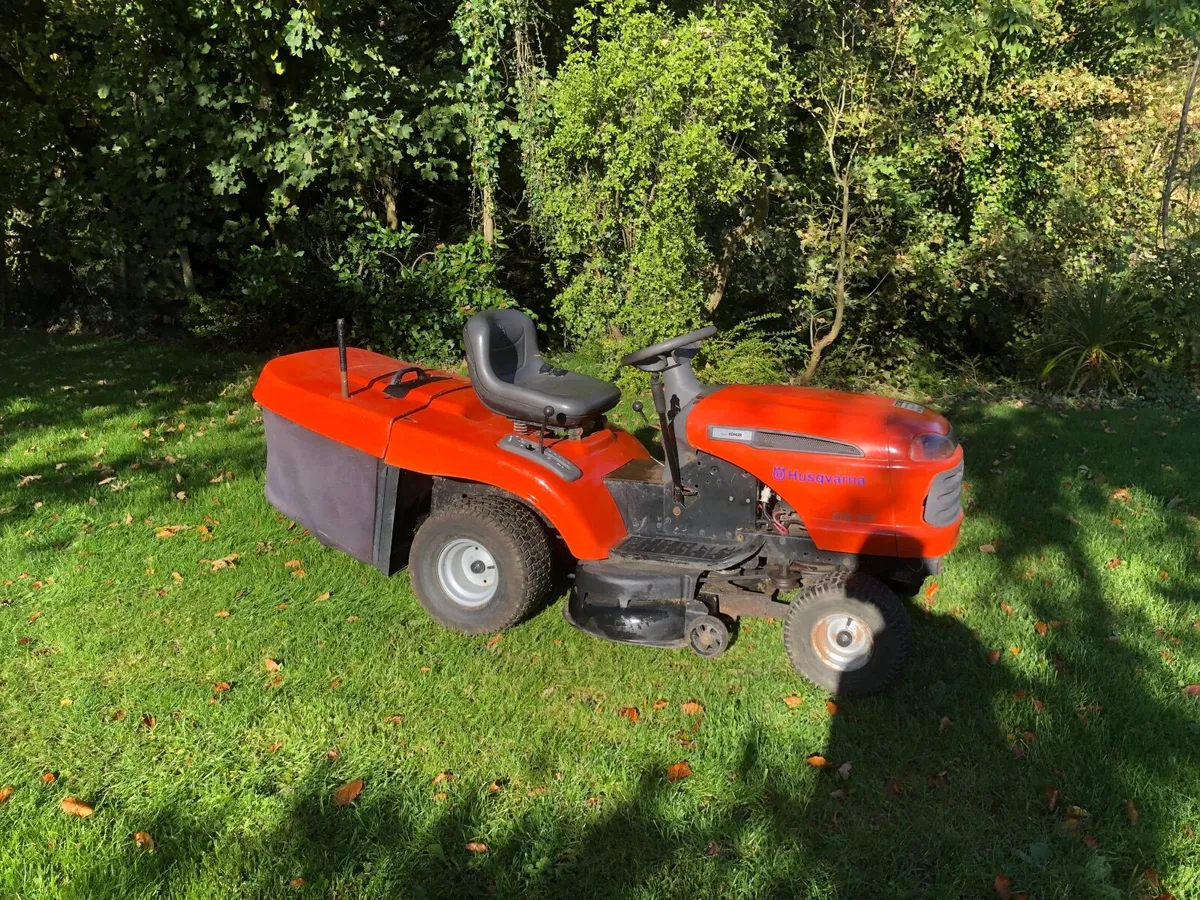 HUSQVARNA RIDE ON MOWER CTH151 - Image 1