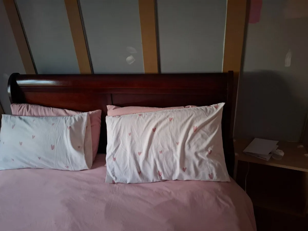 Bedroom furniture - Image 2