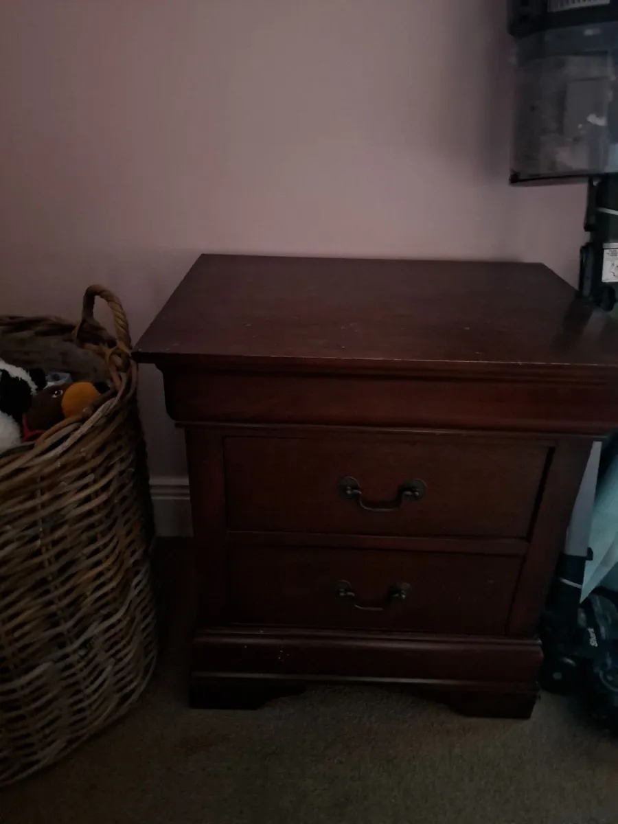 Bedroom furniture - Image 1