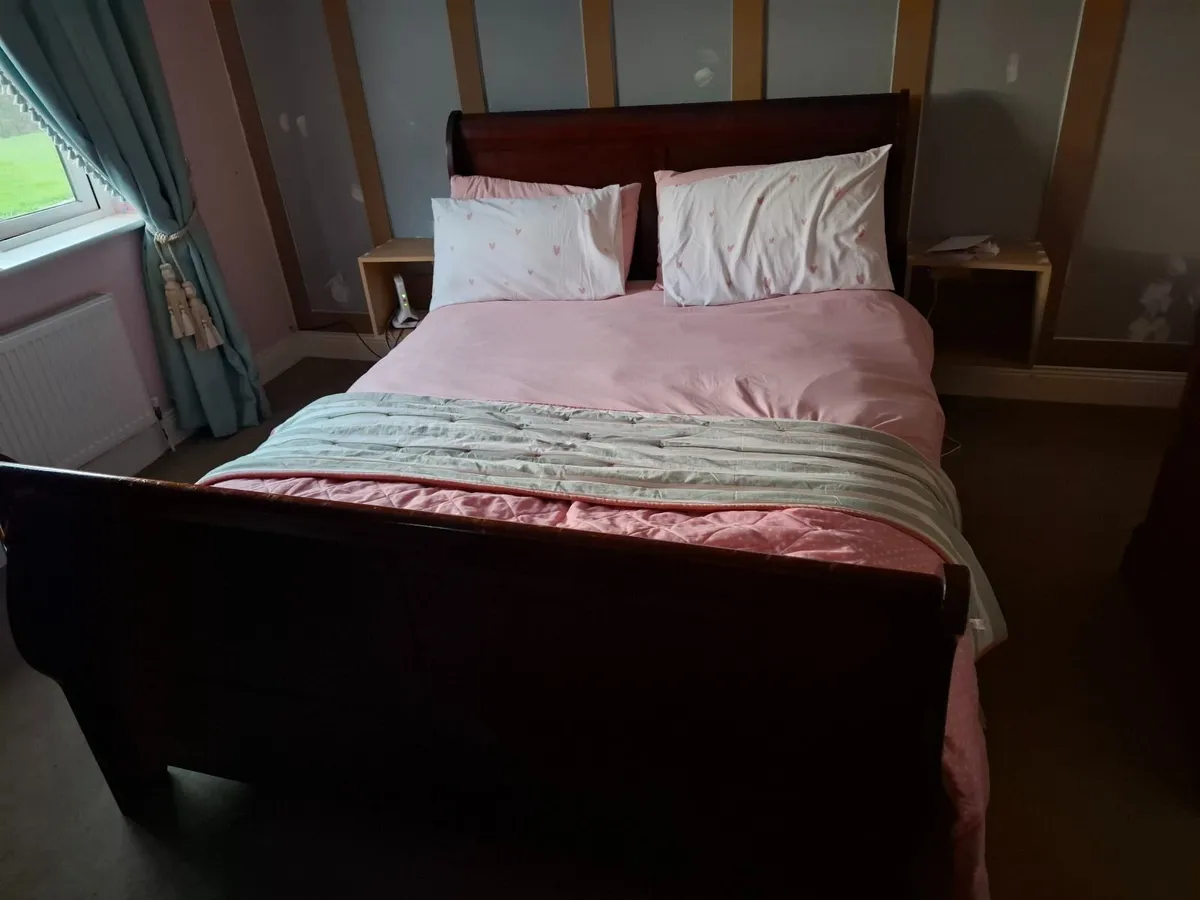 Bedroom furniture - Image 4