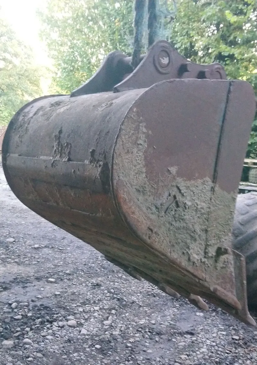 Kubota Komatsu Digging bucket 45mm pins - Image 3