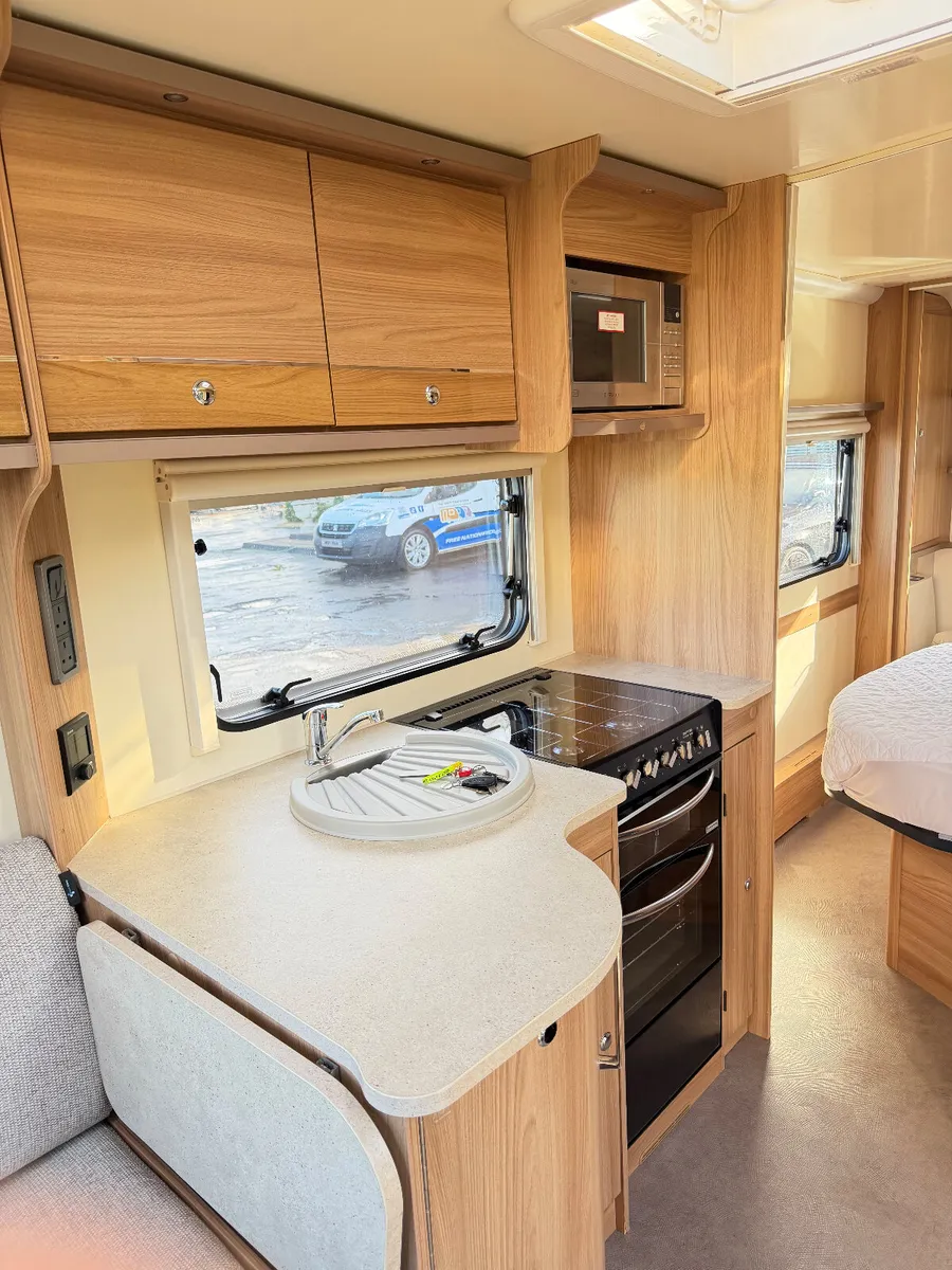 ✨2016 BAILEY PEGASUS BRIDINSI 4 BERTH ISLAND BED✨ - Image 4