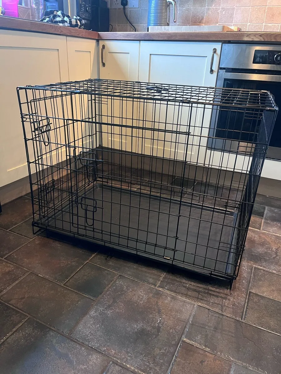 Large dog crate - Image 1