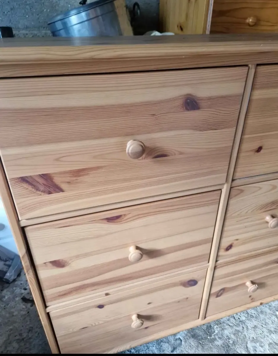 Large solid pine chest of drawers - Image 3