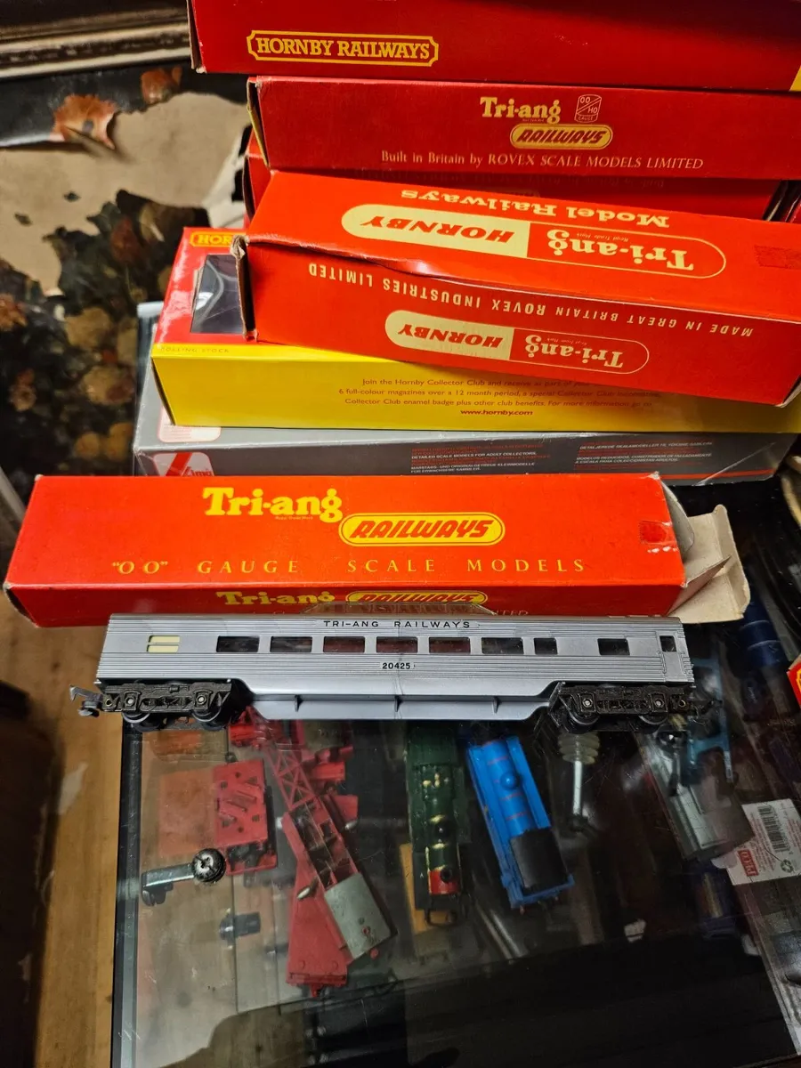 Hornby Triang Lima OO Gauge Carraige