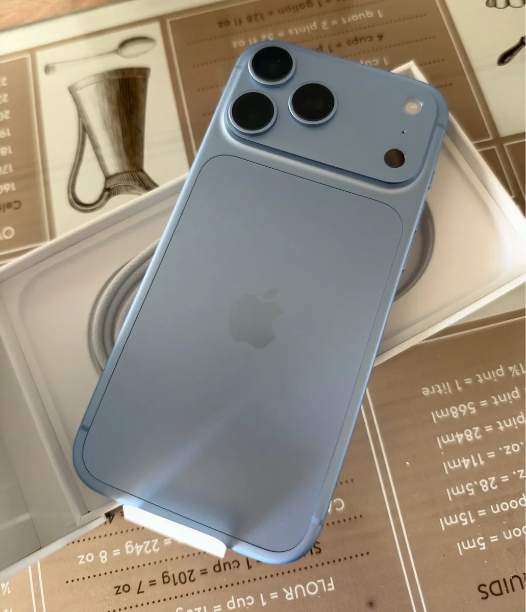 Apple iPhone 18 Pro Max Glacier 256gb