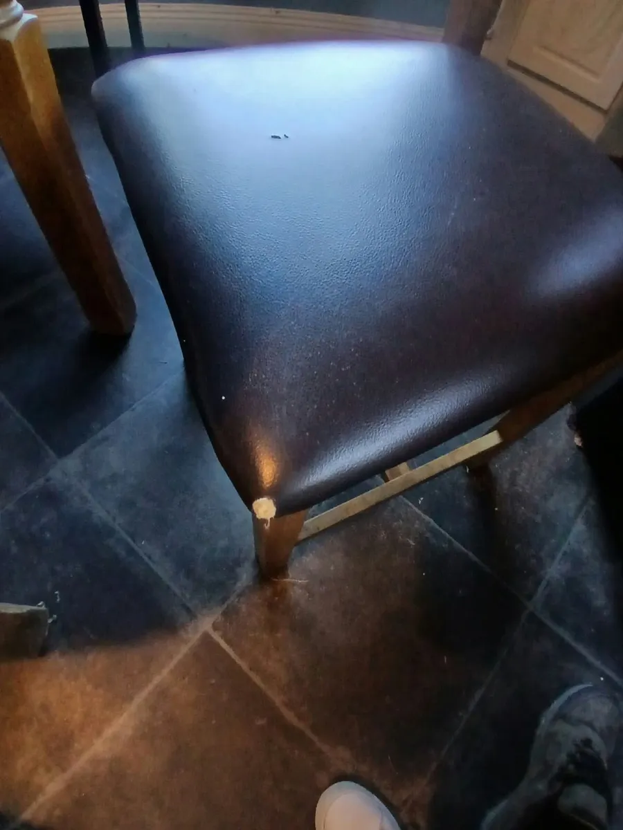 Kitchen Table with 4 chairs and bench - Image 4