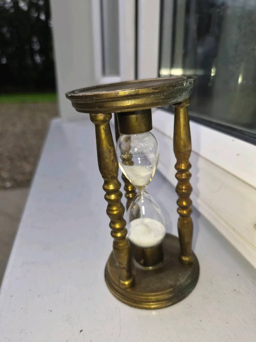 Old brass  egg timer - Image 1