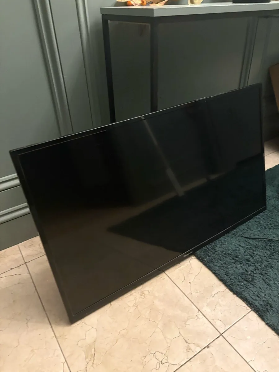 Panosonic 40 inch tv - non smart tv - Image 1