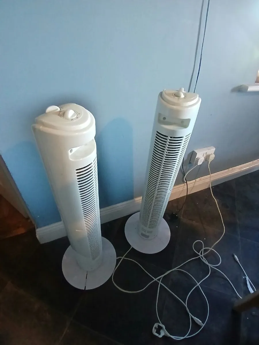 2 tower fans