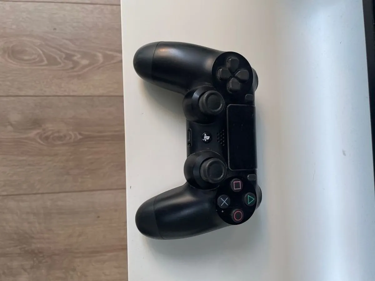Playstation 4 Slim 500GB console and controller - Image 3