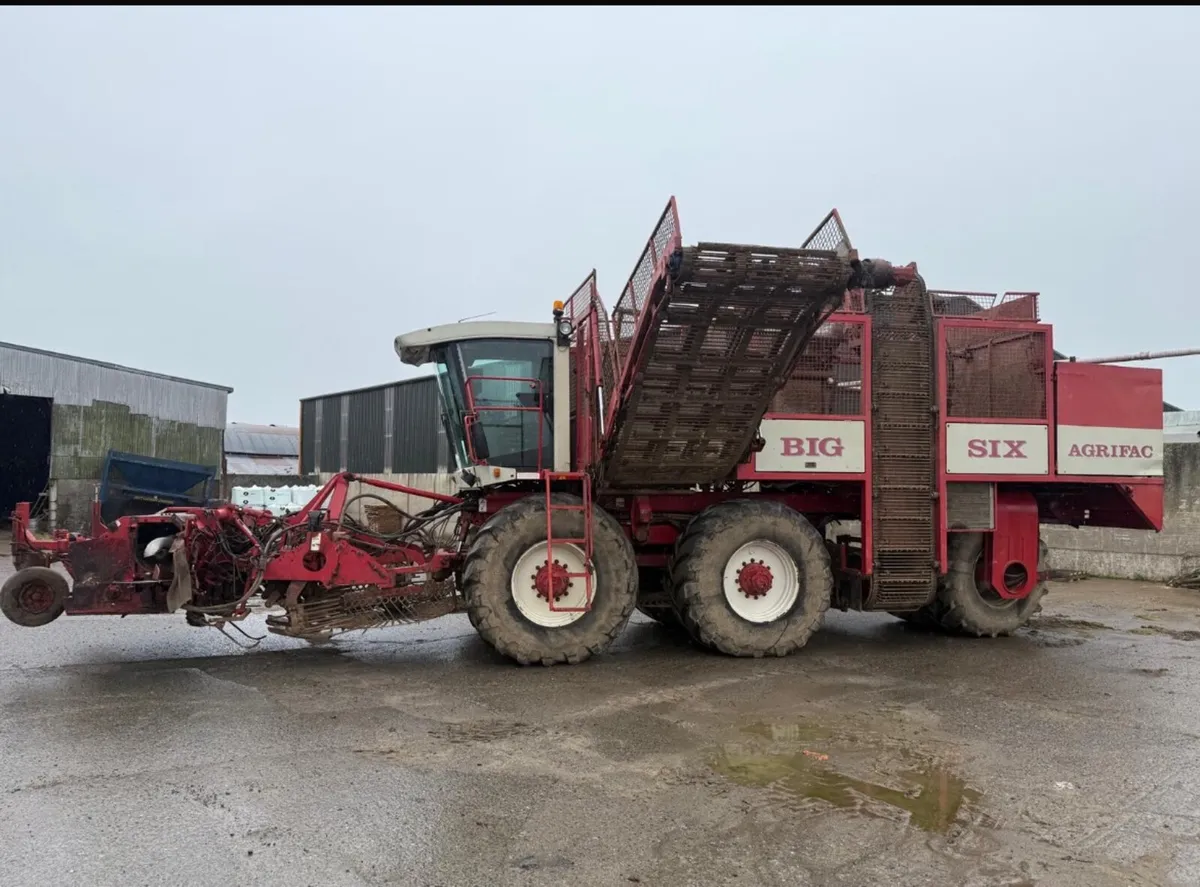 Beet harvester - Image 1