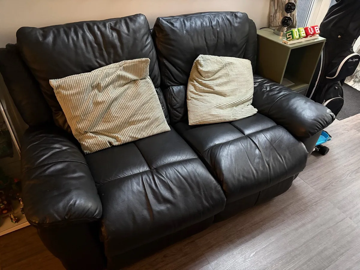 2 seater recliner sofa black - Image 4
