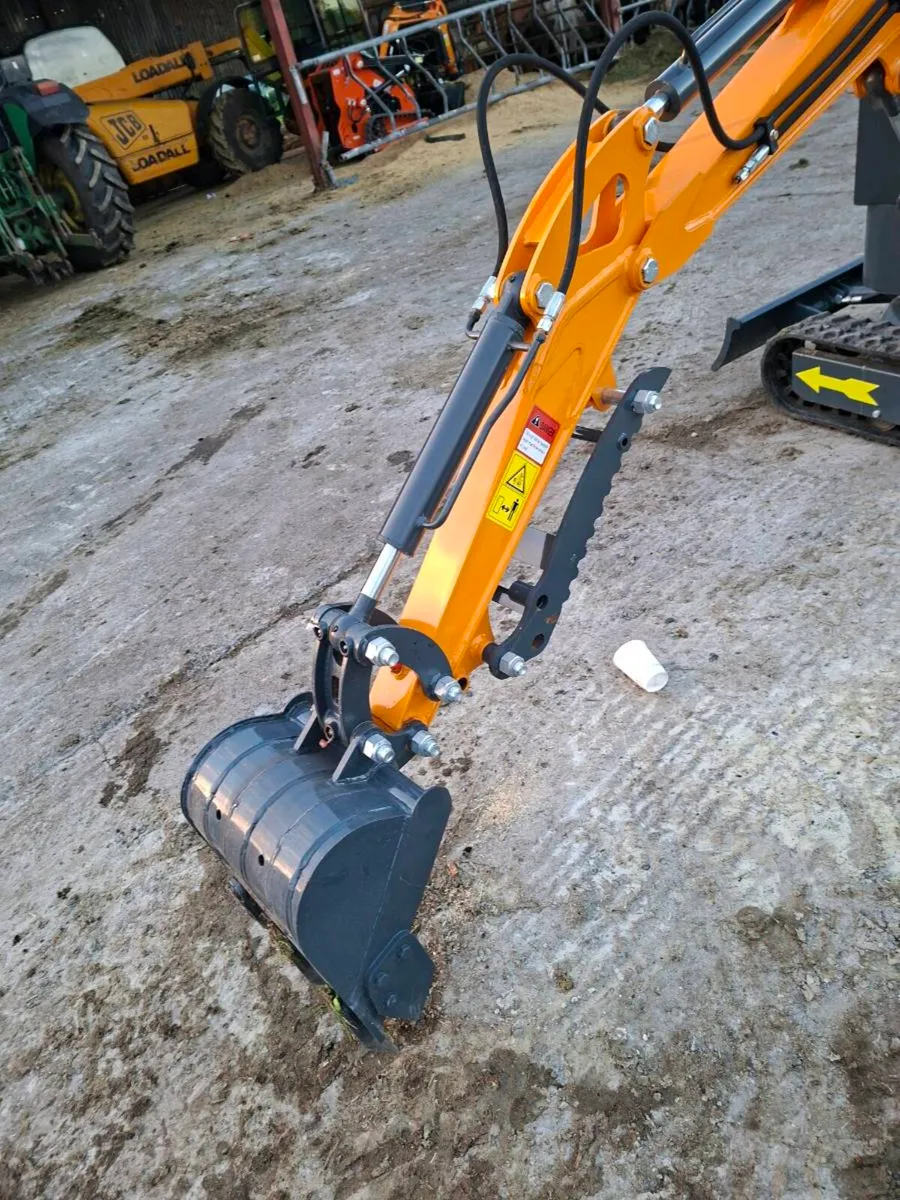 CAPTOK 1.3 TONNE MINI DIGGER - Image 3