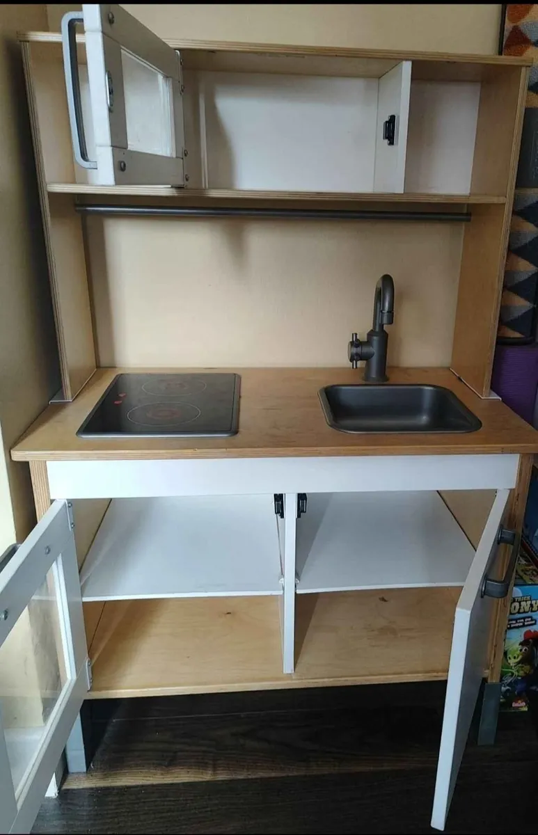 IKEA kitchen with accessories - Image 2