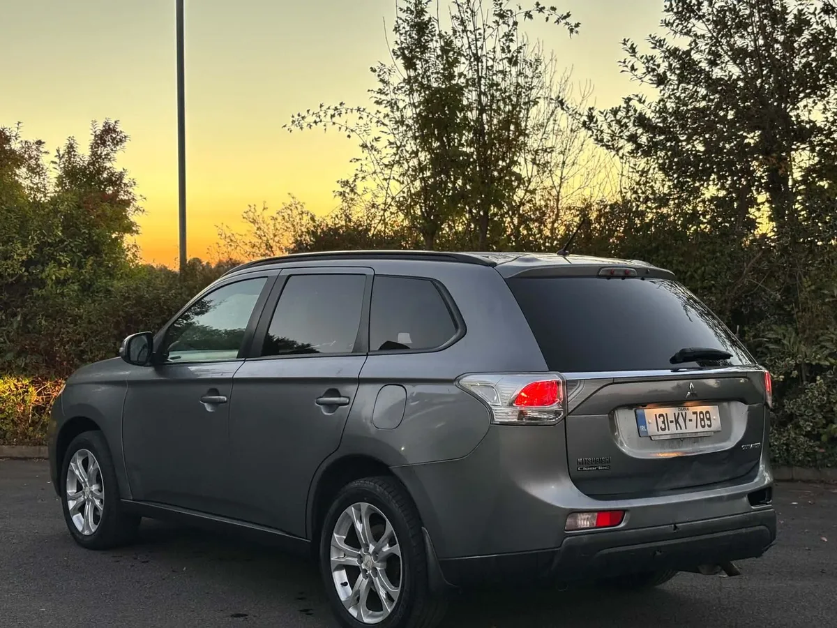2013 Mitsubishi Outlander 7 Seater Nct 07/27 - Image 2