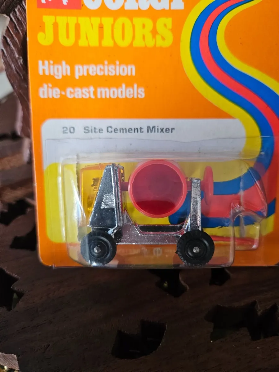 Corgi 1970's Cement Mixer - Image 2